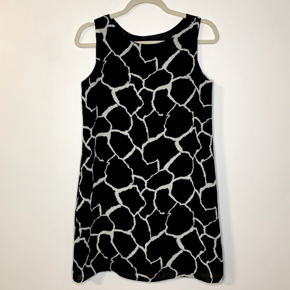 Guss & Max Black White Sleeveless Animal Print Shift Dress Sz M - Picture 9 of 9